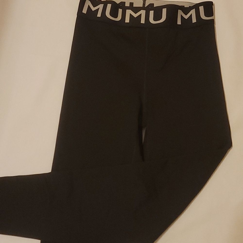 Mumu moves leggings size small.